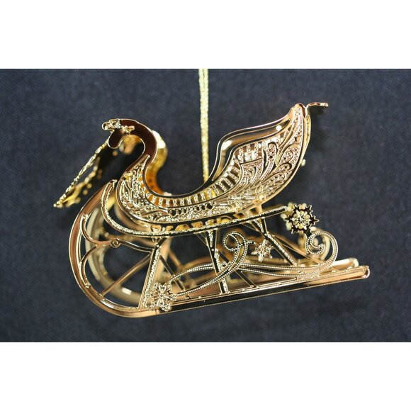 Danbury Mint 2018Gold-Plated Sleigh Ornament With Intricate Snowflake & Swirl De - Picture 1 of 5
